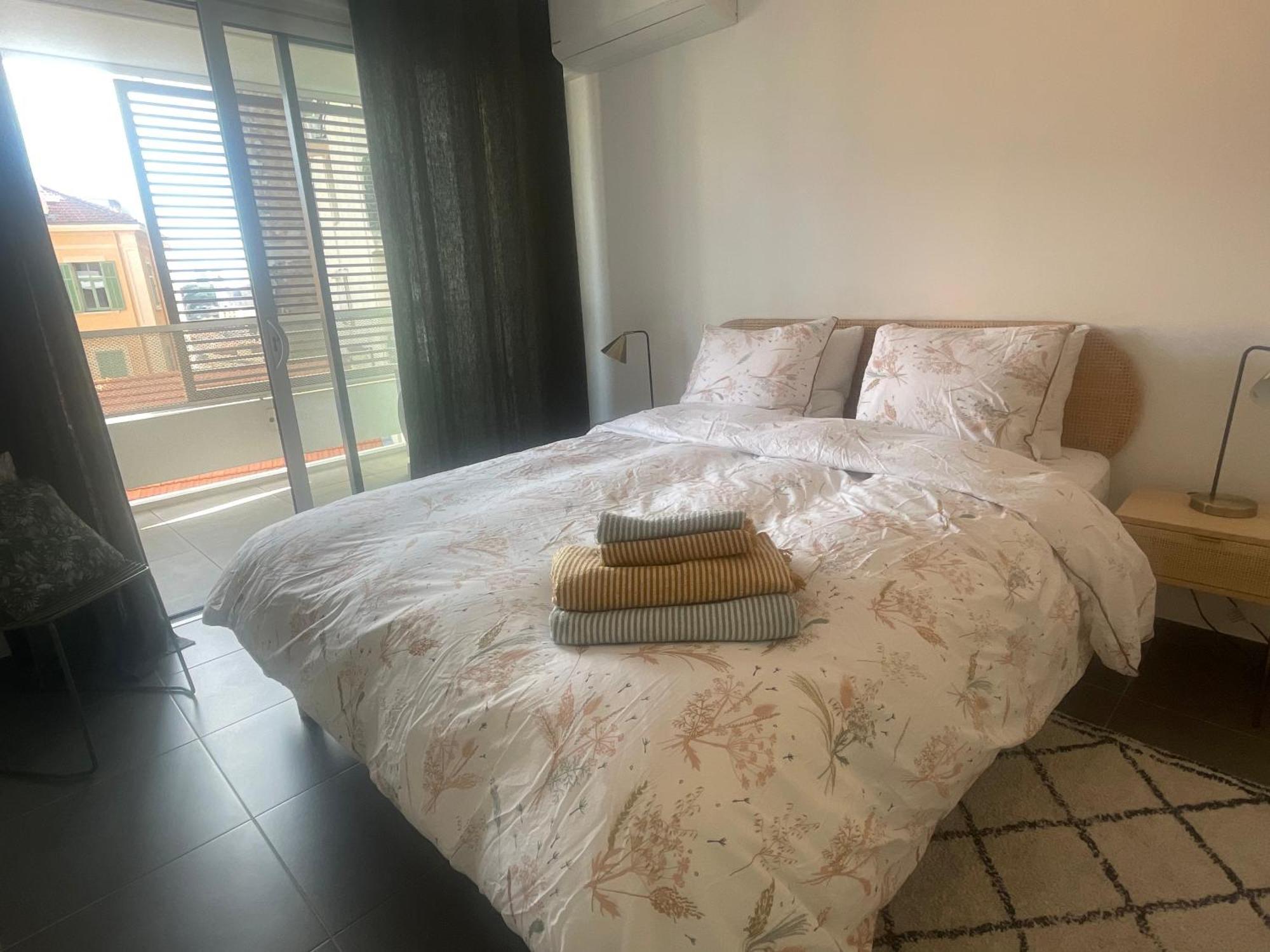 Appartement Cannes, Avec Parking+terrasse, Croisette à Pied!